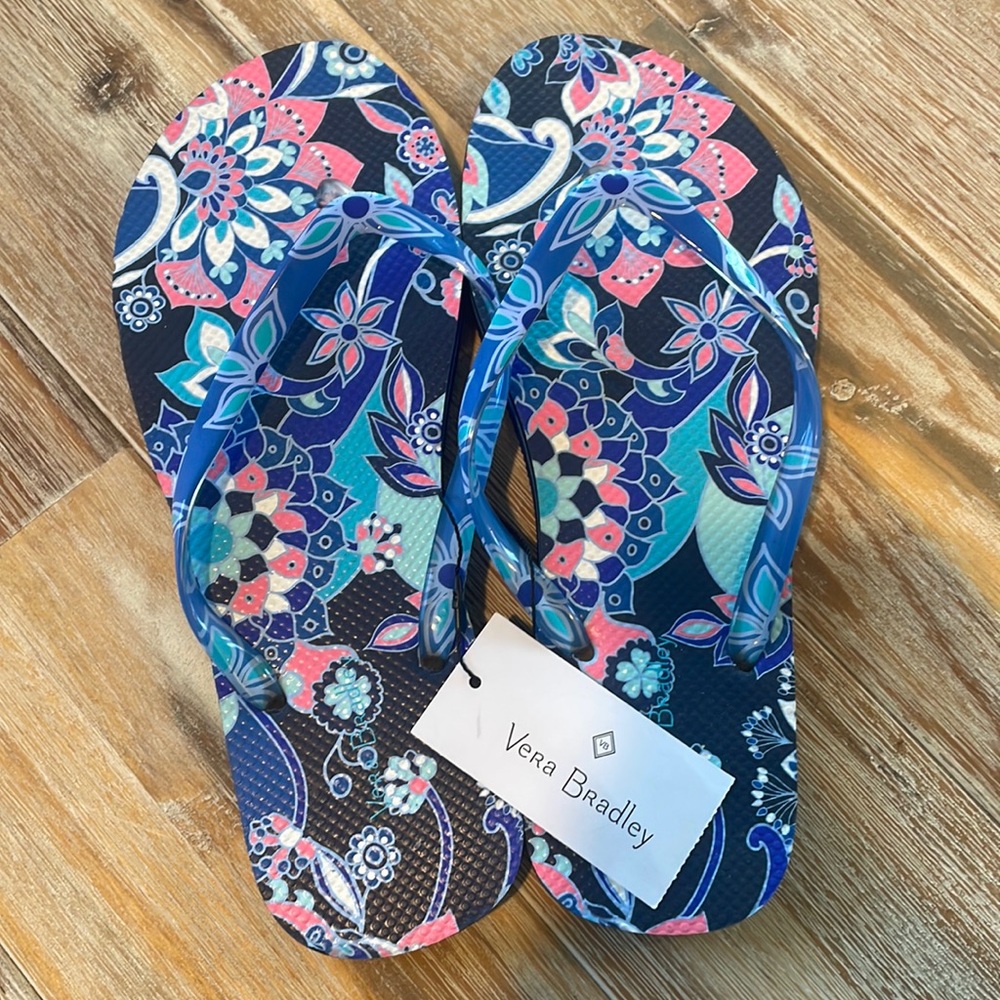 NWT VERA BRADLEY lotus flower swirl M flip flops